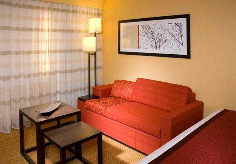 Courtyard By Marriott Greenville Downtown Экстерьер фото