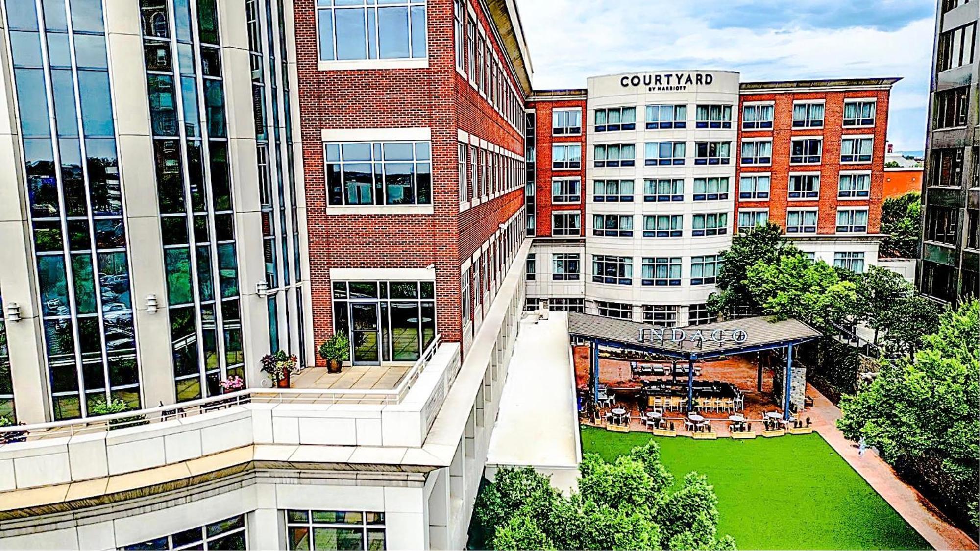 Courtyard By Marriott Greenville Downtown Экстерьер фото