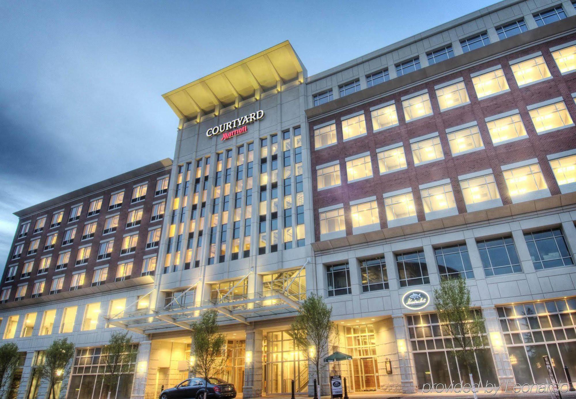 Courtyard By Marriott Greenville Downtown Экстерьер фото