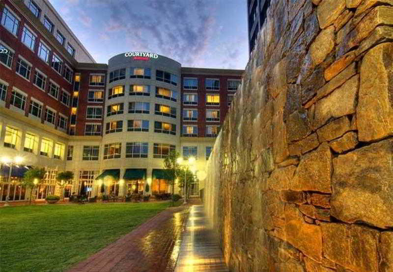 Courtyard By Marriott Greenville Downtown Экстерьер фото