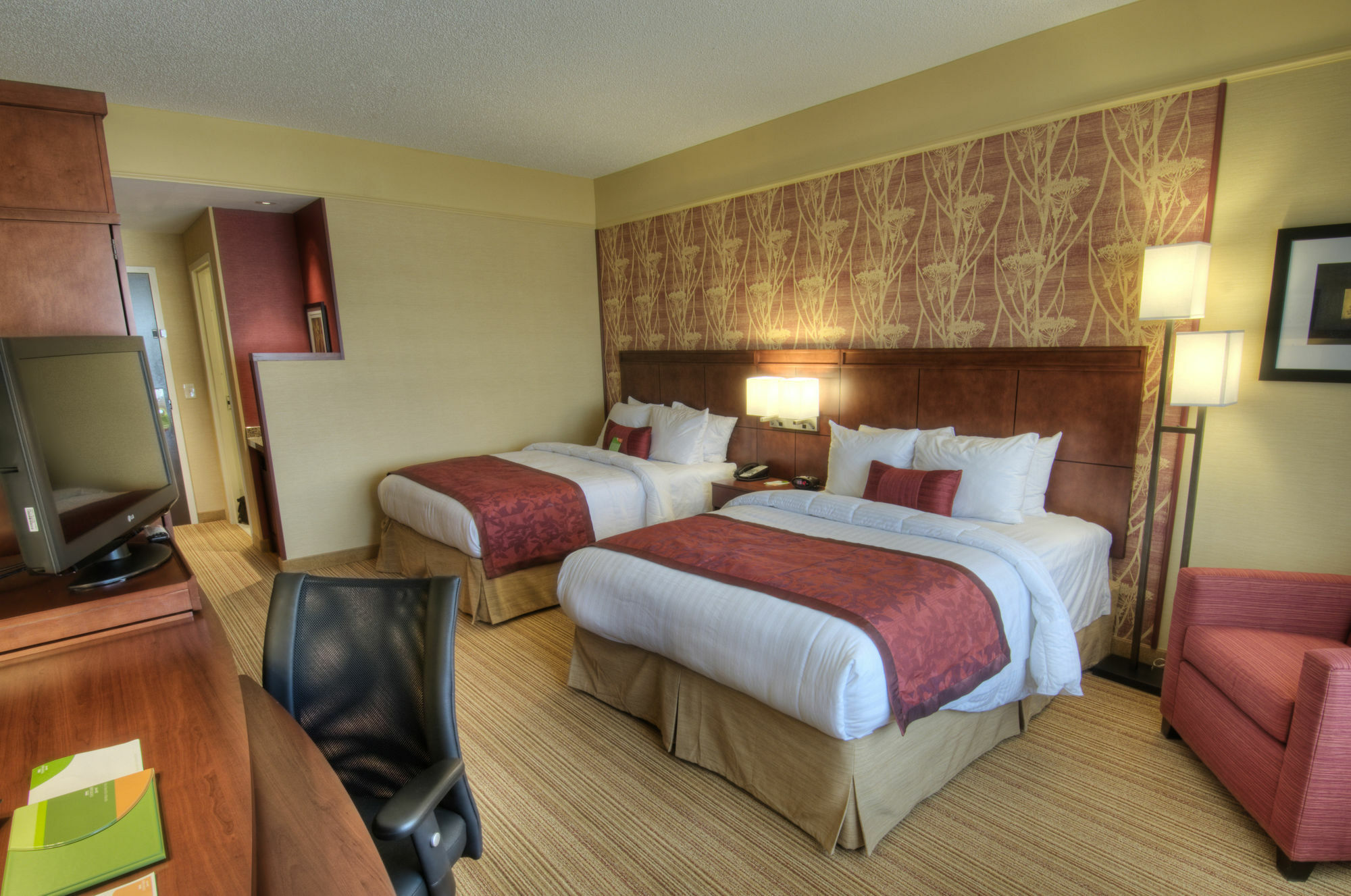 Courtyard By Marriott Greenville Downtown Экстерьер фото