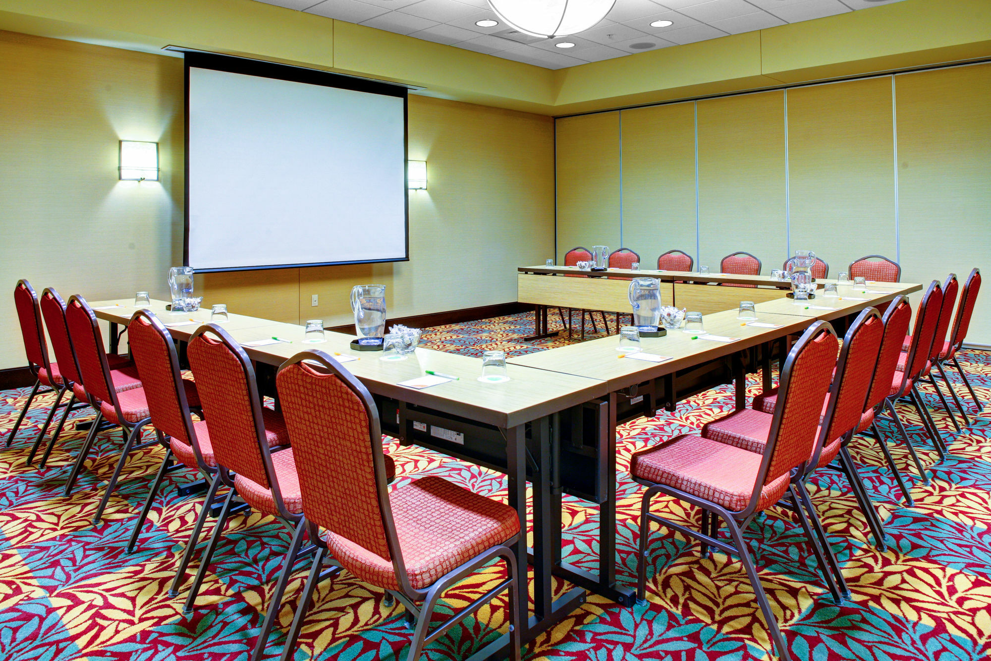 Courtyard By Marriott Greenville Downtown Экстерьер фото