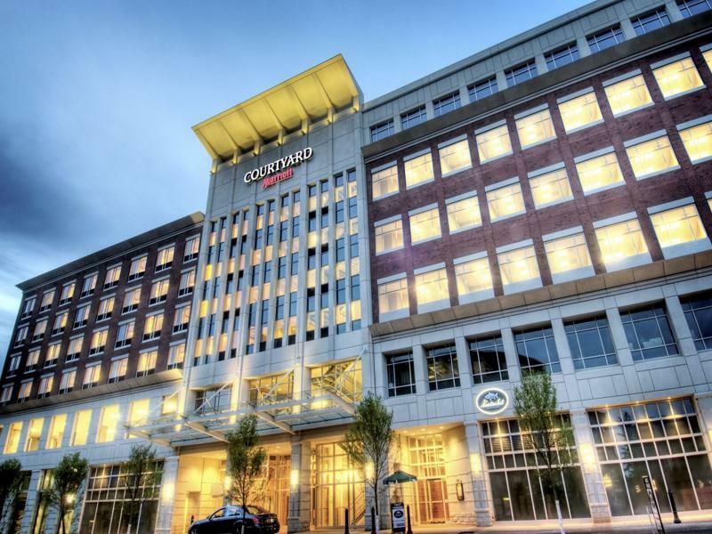 Courtyard By Marriott Greenville Downtown Экстерьер фото