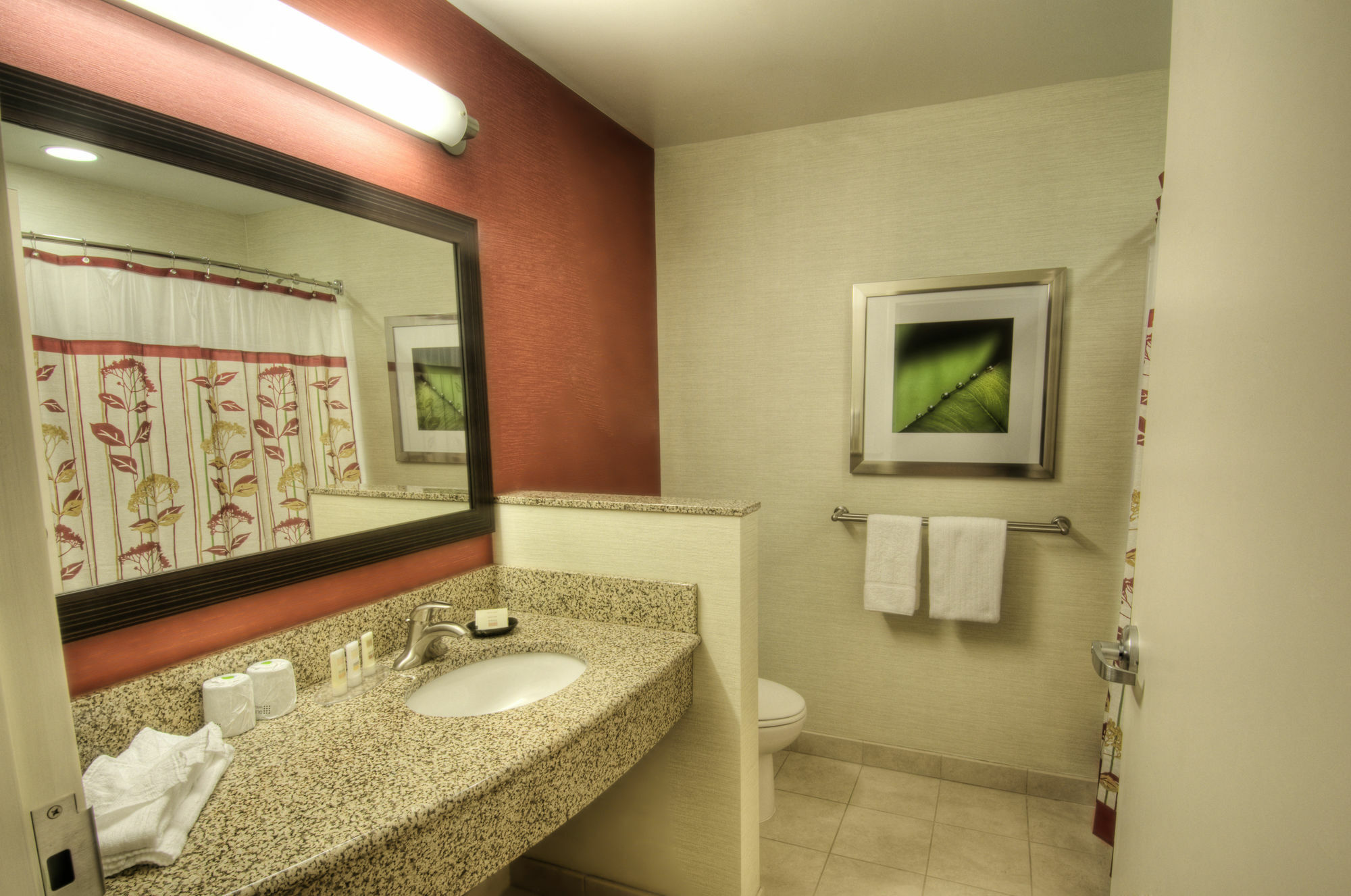Courtyard By Marriott Greenville Downtown Экстерьер фото
