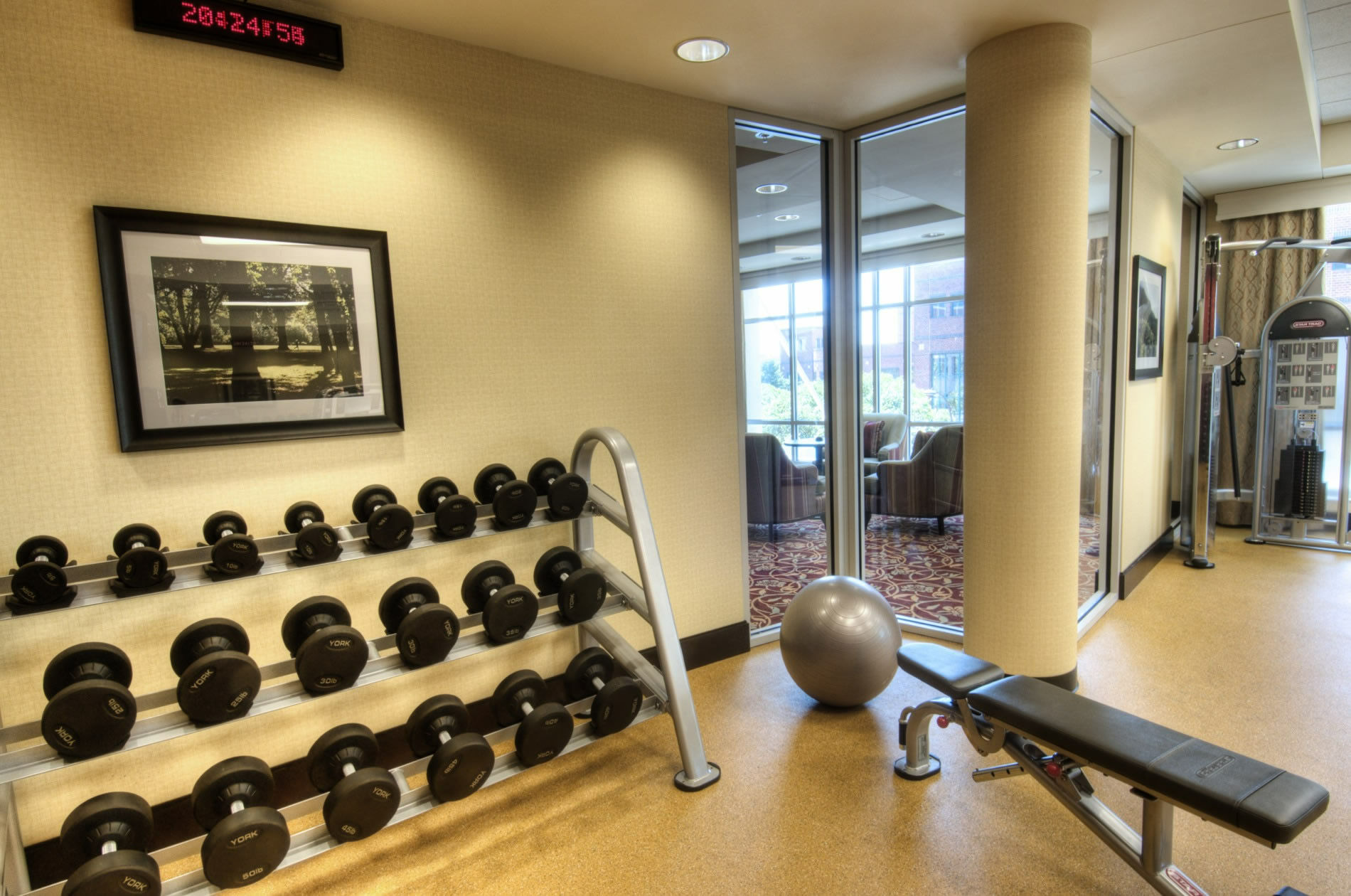 Courtyard By Marriott Greenville Downtown Экстерьер фото